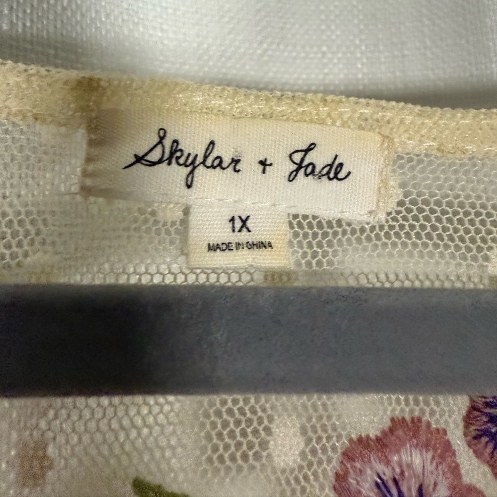 Skylar & Jade Cream Sheer Swiss Dot Embroidered Purple Floral Ruffle Blouse 1X - Picture 3 of 8